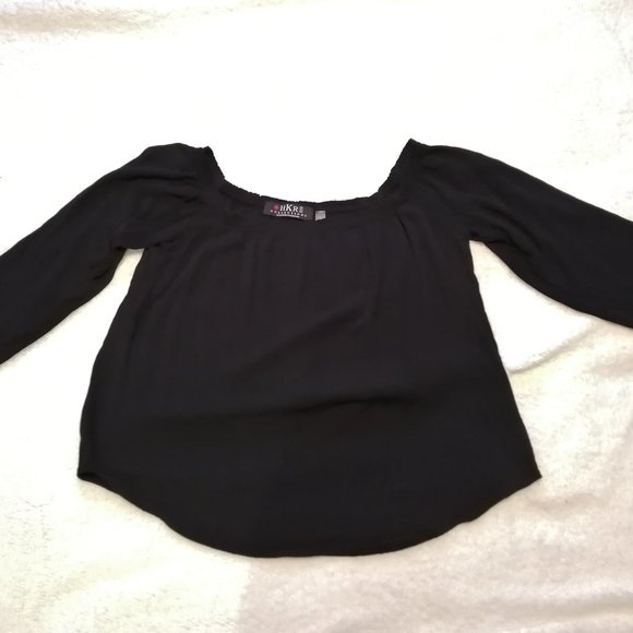 Black off-the-shoulder blouse - Picture 1 of 10
